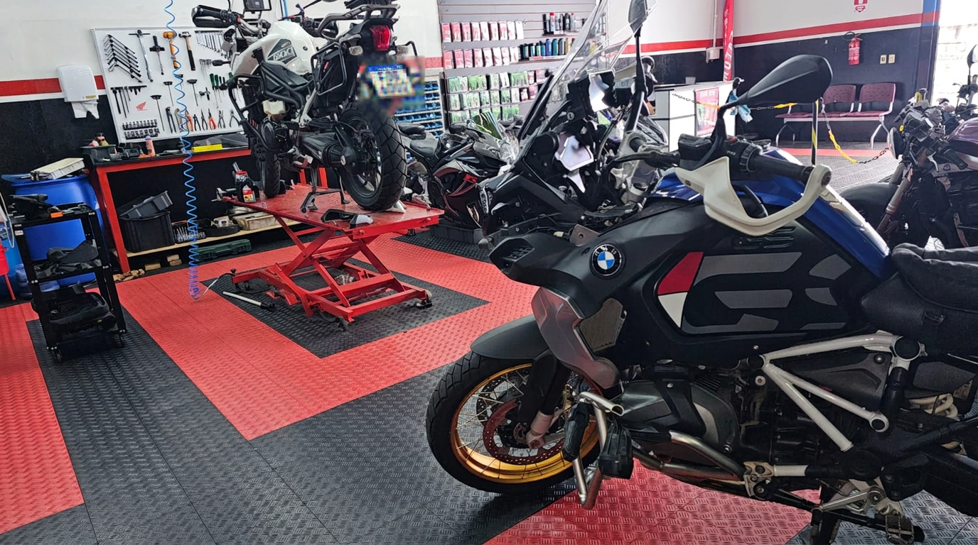 BMW GS na oficina
